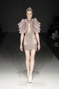 Iris van Herpen Catwalk Fashion Show SS2011 | Team Peter Stigter ...