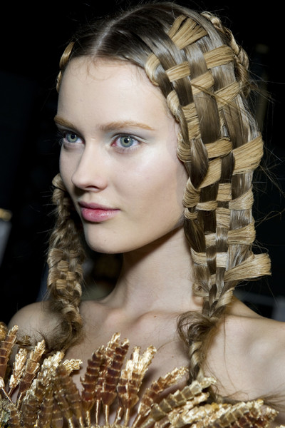 Beauty Trend Report SS2011: Artistic Hair | Team Peter Stigter, catwalk ...