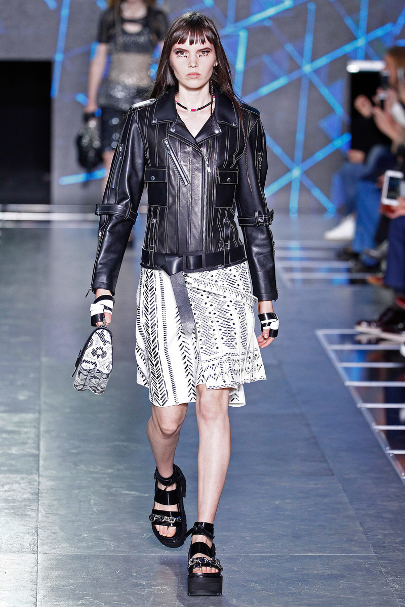 Louis Vuitton Leather Jacket Design #fashion #mode #catwalk