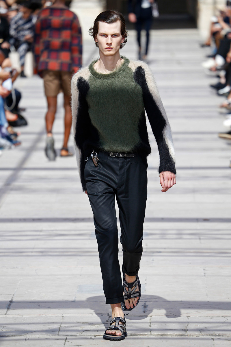 Louis Vuitton Catwalk Fashion Show Paris Menswear SS2017